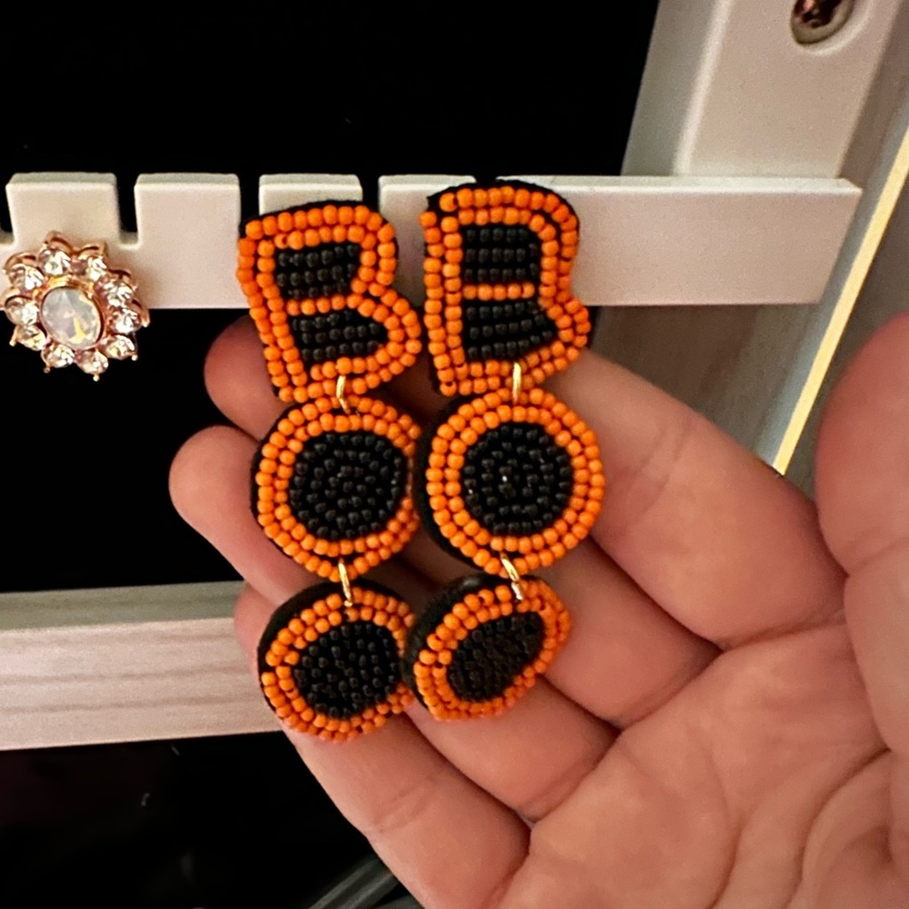 2 pairs Halloween earrings